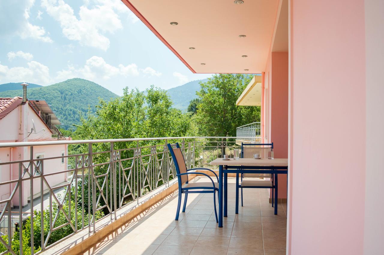 Manesi Apartments Boumboukas Екстер'єр фото